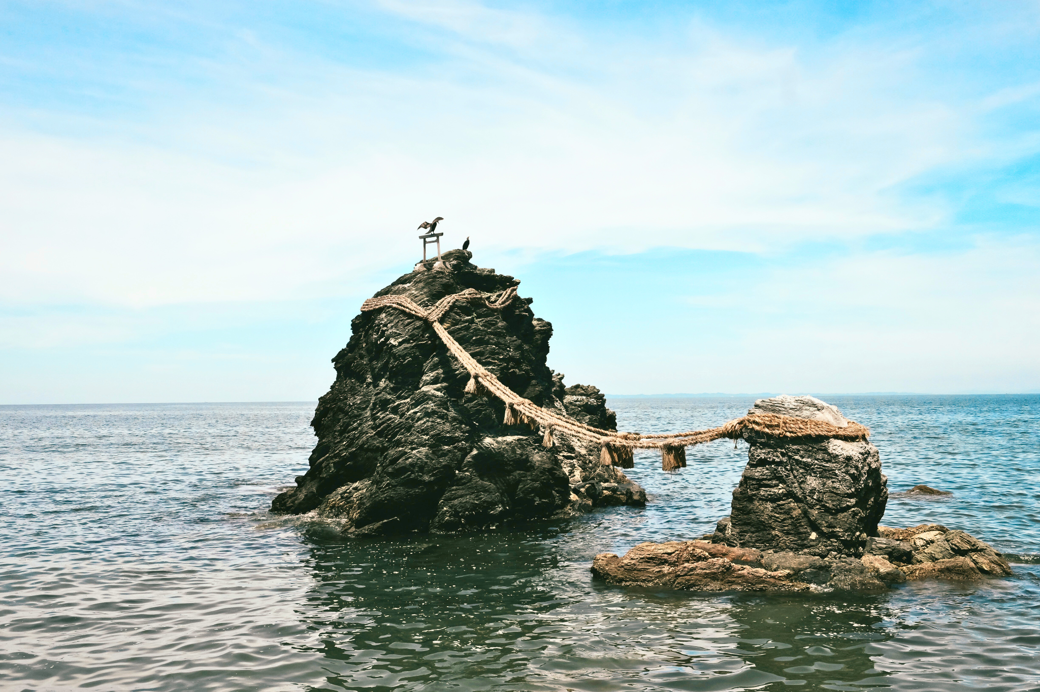 Meoto Iwa close up view