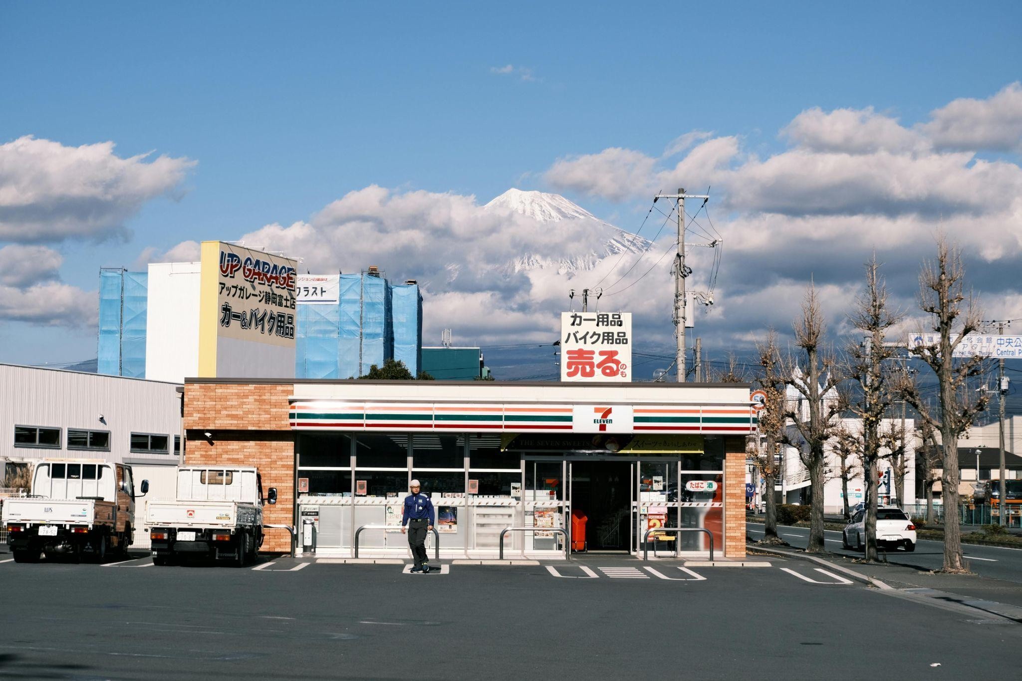 เครื่องชำระเงินด้วยตนเองในร้านสะดวกซื้อ