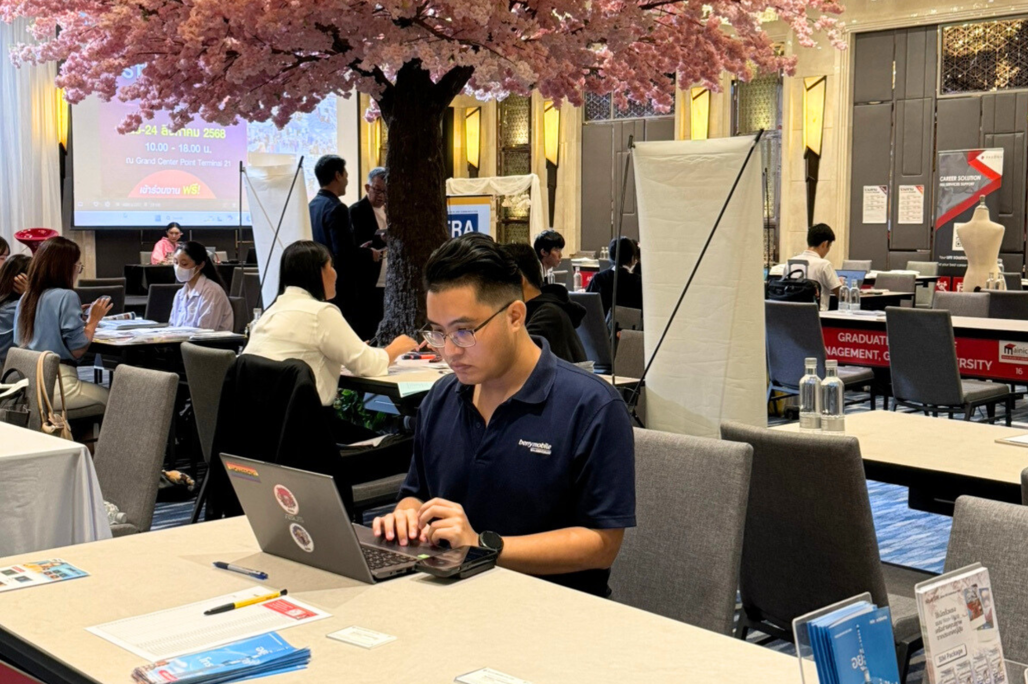 NihonSIM booth setup