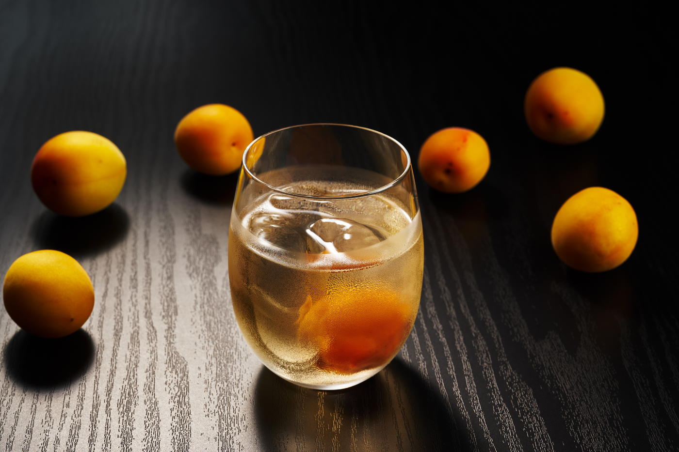 เหล้าบ๊วย (Umeshu) เสน่ห์รสหวานอมเปรี้ยวแห่งญี่ปุ่น